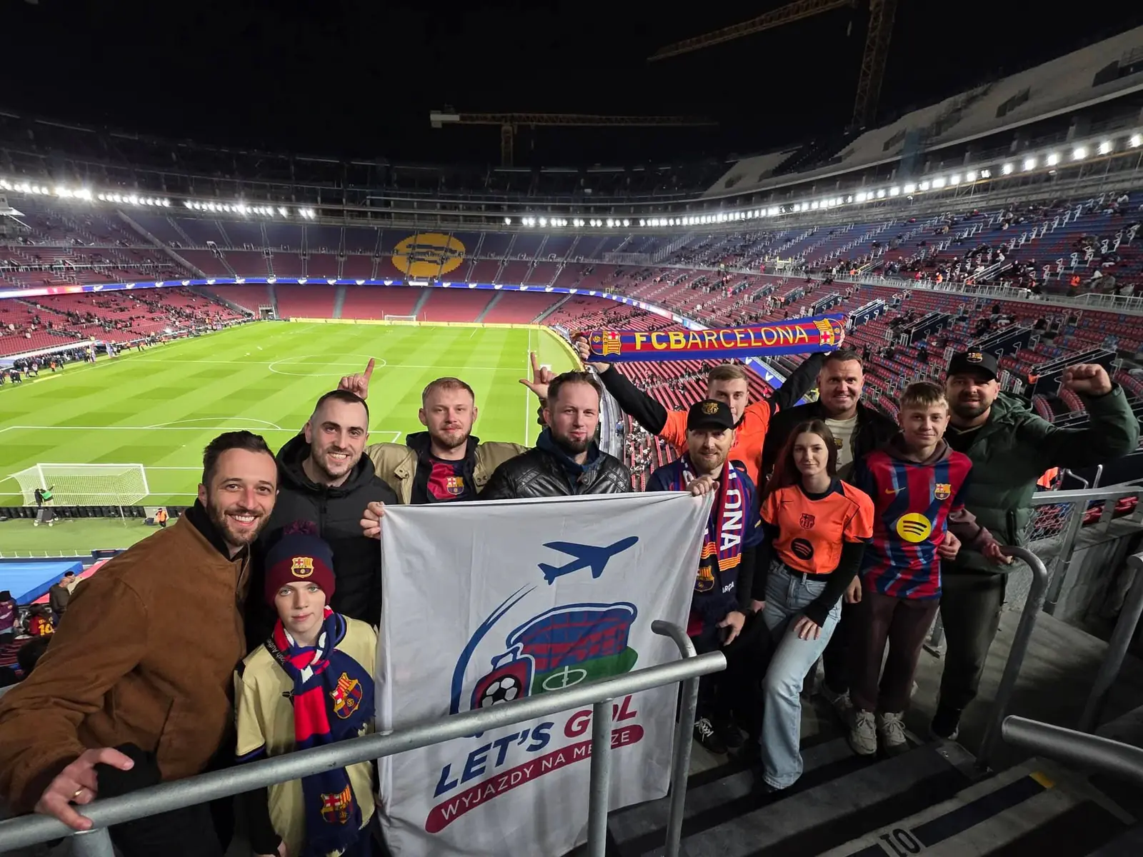 Kibice Let's Gol na stadionie Camp Nou